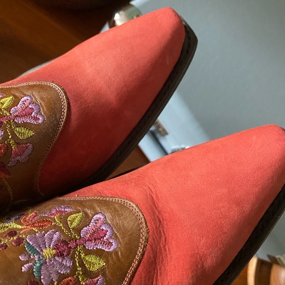 Liberty  Black 8 1/3 size Mules - Picture 3 of 6